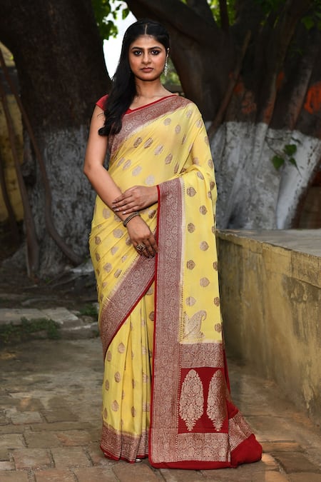 Naaritva India Yellow Chiffon, Silk, Crepe Zari Handwoven Banarasi Saree With Running Blouse 
