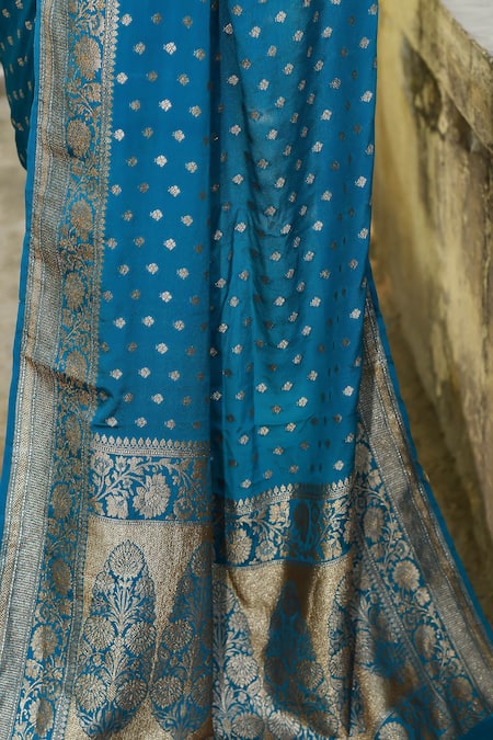 Naaritva India_Green Crepe, Handwoven Work Peacock Banarasi Saree With Running Blouse _at_Aza_Fashions