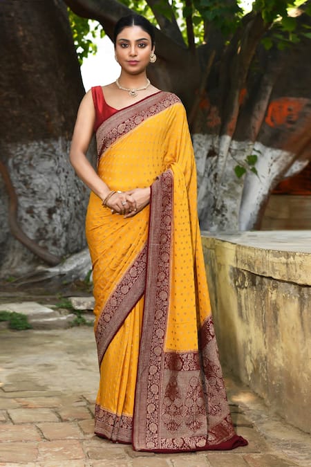 Naaritva India Yellow Crepe, Chiffon, Silk Handwoven Work Banarasi Saree With Running Blouse 