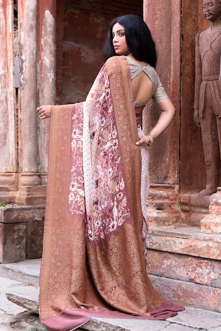 Naaritva India Handwoven Zari Banarasi Saree With Running Blouse 