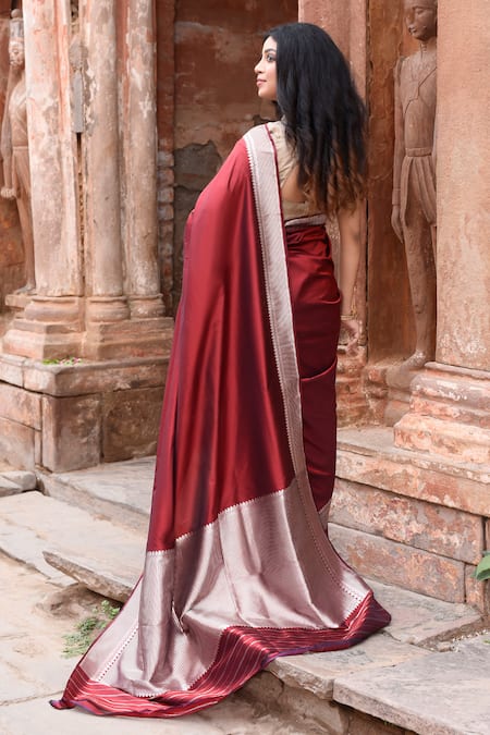 Naaritva India Handwoven Zari Banarasi Saree With Running Blouse 