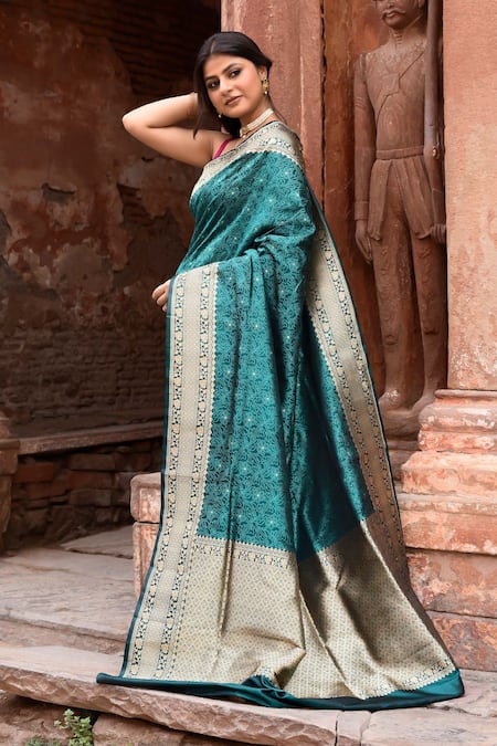 Naaritva India Green Zari Handwoven Banarasi Saree With Running Blouse 