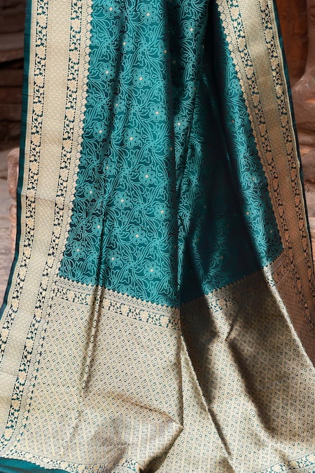 Shop_Naaritva India_Green Zari Handwoven Banarasi Saree With Running Blouse _Online_at_Aza_Fashions