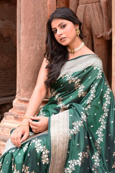 Buy_Naaritva India_Emerald Green Zari Handwoven Banarasi Saree With Running Blouse _Online_at_Aza_Fashions