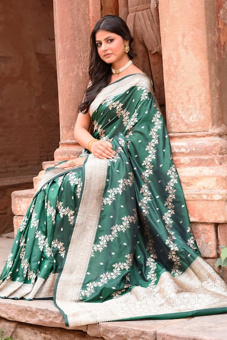 Naaritva India_Emerald Green Zari Handwoven Banarasi Saree With Running Blouse _at_Aza_Fashions