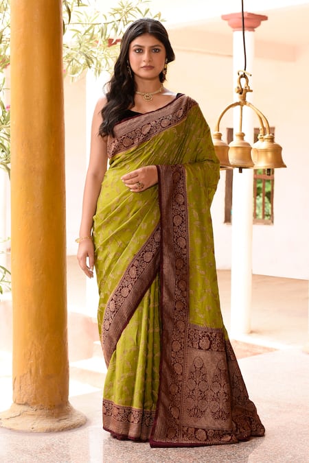 Naaritva India Green Crepe, Chiffon, Silk Handwoven Work Banarasi Saree With Running Blouse 