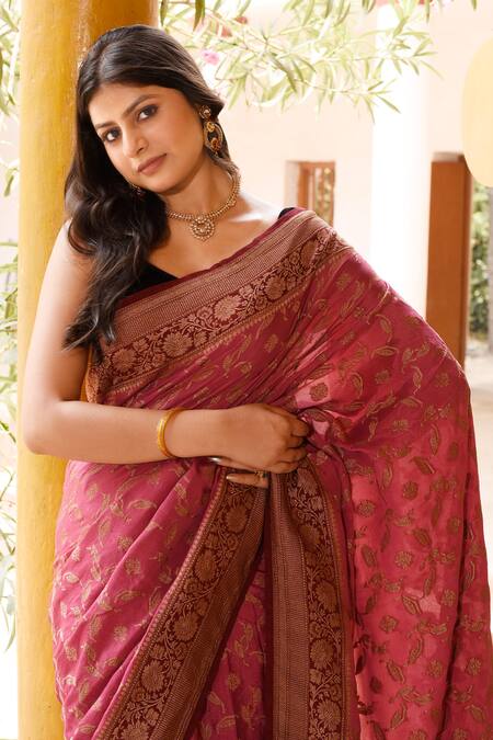 Buy_Naaritva India_Pink Crepe, Chiffon, Silk Handwoven Dark Banarasi Saree With Running Blouse 