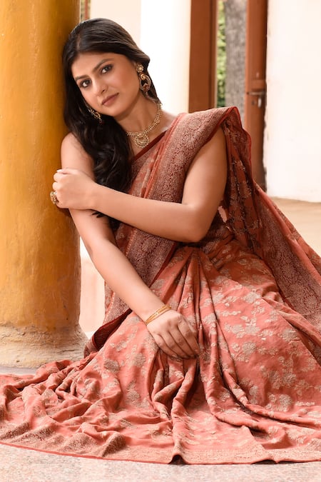 Naaritva India_Peach Crepe, Chiffon, Silk Zari Handwoven Banarasi Saree With Running Blouse _Online_at_Aza_Fashions