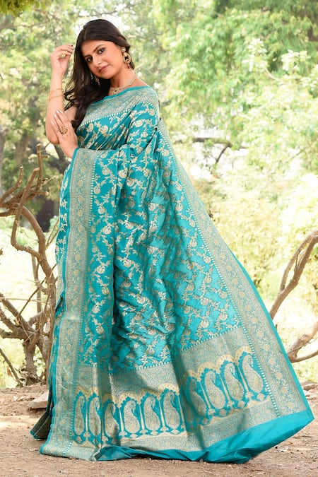 Naaritva India_Green Zari Handwoven Work Banarasi Saree With Running Blouse _Online_at_Aza_Fashions