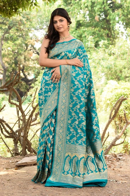 Naaritva India Green Zari Handwoven Work Banarasi Saree With Running Blouse 