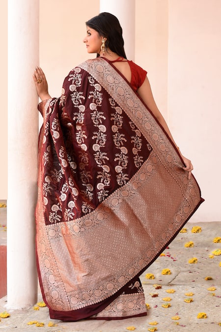 Naaritva India Cocoa Brown Handwoven Zari Banarasi Saree With Running Blouse 
