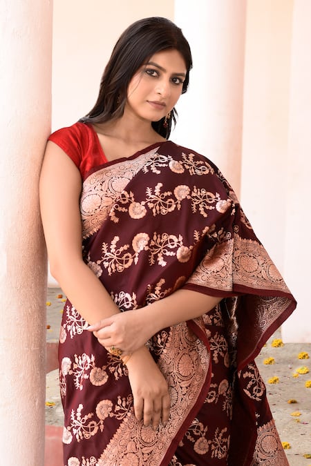 Buy_Naaritva India_Brown Zari Cocoa Handwoven Banarasi Saree With Running Blouse 