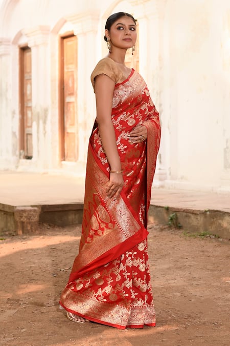 Naaritva India_Red Zari Handwoven Banarasi Saree With Running Blouse _at_Aza_Fashions