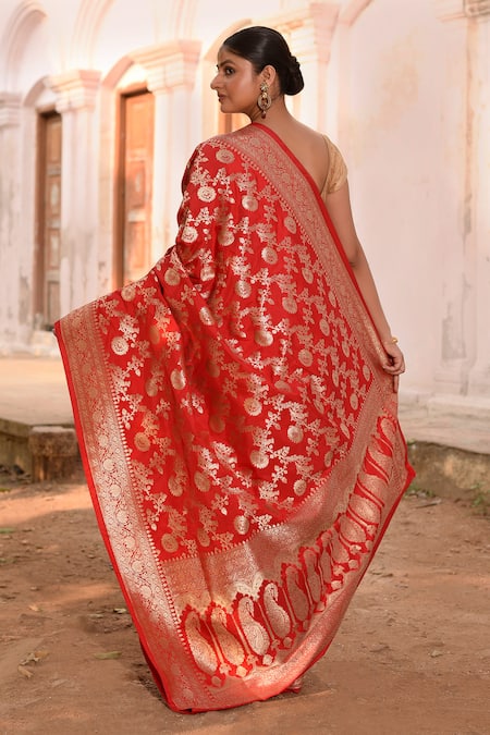 Naaritva India Red Handwoven Banarasi Saree With Running Blouse 