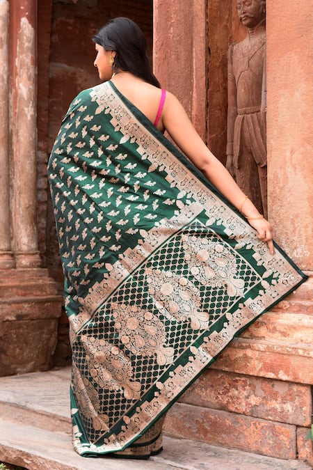 Naaritva India Emerald Green Handwoven Banarasi Saree With Running Blouse 