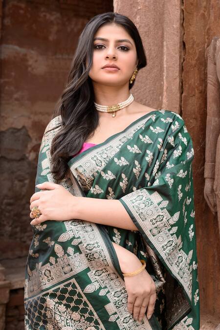 Naaritva India_Emerald Green Zari Handwoven Banarasi Saree With Running Blouse _at_Aza_Fashions