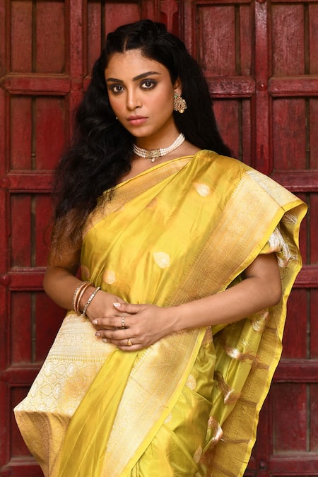 Buy_Naaritva India_Yellow Zari Handwoven Banarasi Saree With Running Blouse _Online_at_Aza_Fashions