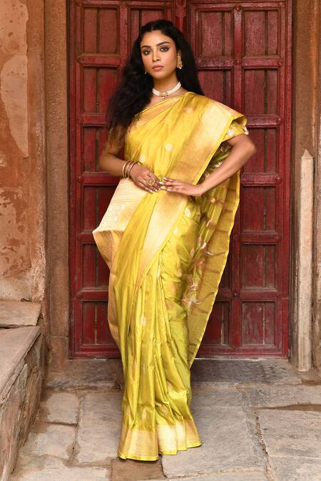 Buy_Naaritva India_Yellow Zari Handwoven Banarasi Saree With Running Blouse 