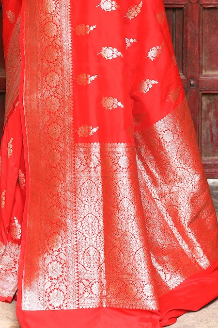 Buy_Naaritva India_Red Silk Zari Handwoven Banarasi Saree With Running Blouse 