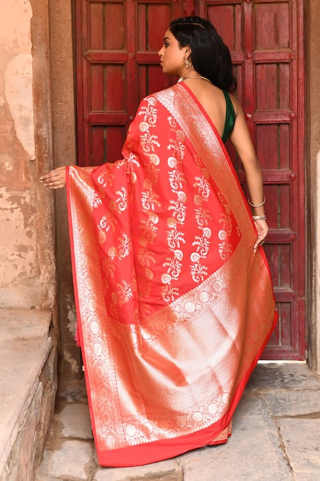 Naaritva India Handwoven Zari Red Banarasi Saree With Running Blouse 