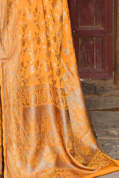 Naaritva India Gold Crepe, Silk, Handwoven Work Yellow Banarasi Saree With Running Blouse at Aza Fashions Naaritva India_Gold Crepe, Silk, Handwoven Work Yellow Banarasi Saree With Running Blouse _at_Aza_Fashions