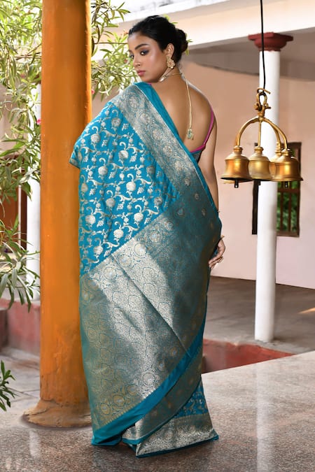 Naaritva India Handwoven Zari Work Green Banarasi Saree With Running Blouse 