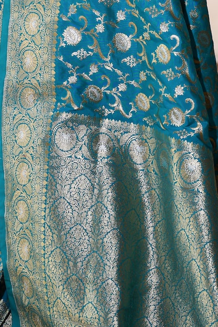 Shop_Naaritva India_Green Silk Zari Handwoven Work Banarasi Saree With Running Blouse _Online_at_Aza_Fashions