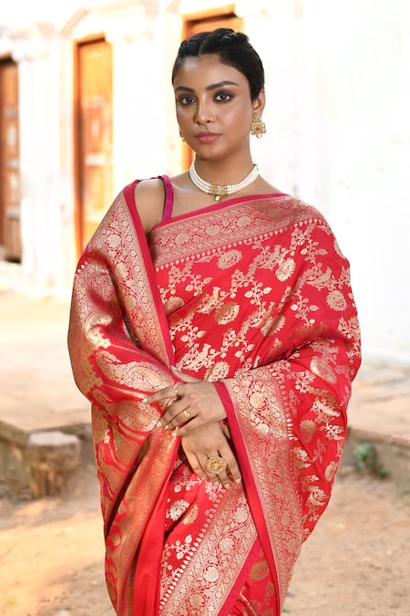 Naaritva India_Red Silk Zari Handwoven Banarasi Saree With Running Blouse _Online_at_Aza_Fashions