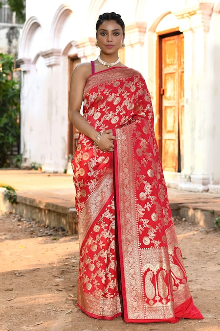 Naaritva India Red Silk Zari Handwoven Banarasi Saree With Running Blouse 
