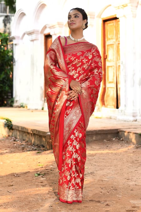 Buy_Naaritva India_Red Silk Zari Handwoven Banarasi Saree With Running Blouse 