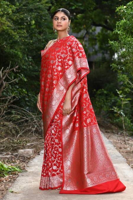 Naaritva India_Red Silk Zari Handwoven Banarasi Saree With Running Blouse _at_Aza_Fashions