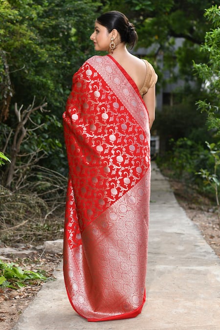 Naaritva India Red Handwoven Zari Banarasi Saree With Running Blouse 
