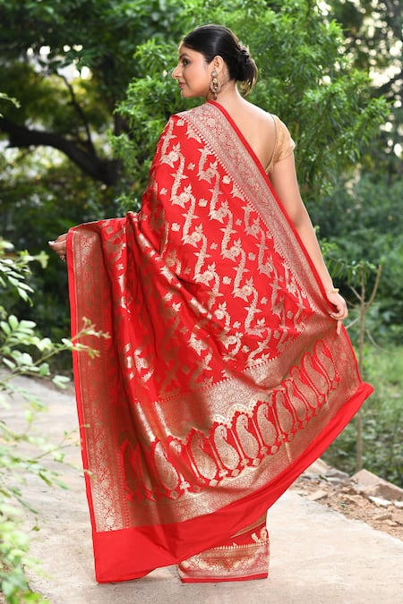 Naaritva India Handwoven Zari Work Red Banarasi Saree With Running Blouse 