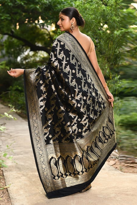 Naaritva India Handwoven Zari Black Banarasi Saree With Running Blouse 