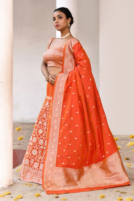 Buy_Naaritva India_Orange Silk Zari Designer Handwoven Saree Set _Online_at_Aza_Fashions