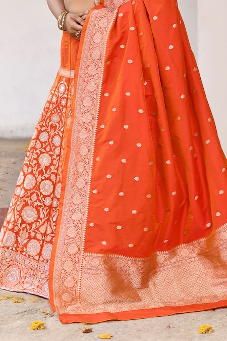 Naaritva India_Orange Silk Zari Designer Handwoven Saree Set _at_Aza_Fashions