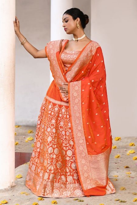 Buy_Naaritva India_Orange Silk Zari Designer Handwoven Saree Set 