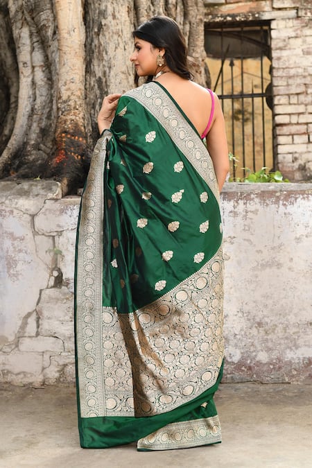 Naaritva India Emerald Green Handwoven Zari Saree 