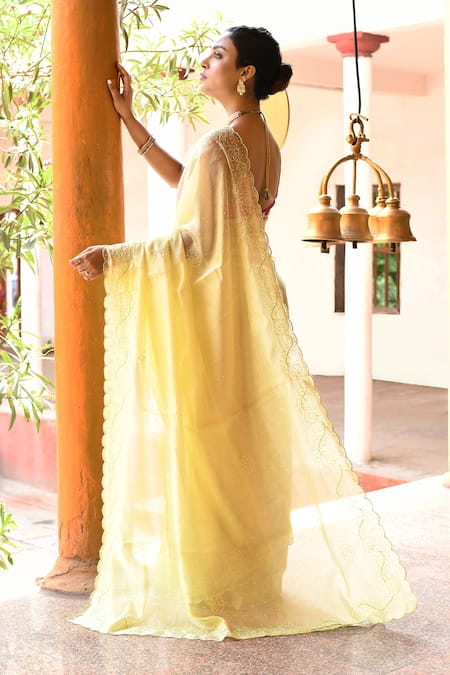 Naaritva India Handwoven Zari Tissue Banarasi Saree With Running Blouse 