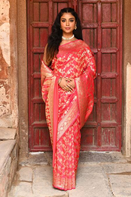 Buy_Naaritva India_Red Silk Zari Handwoven Banarasi Saree With Running Blouse 