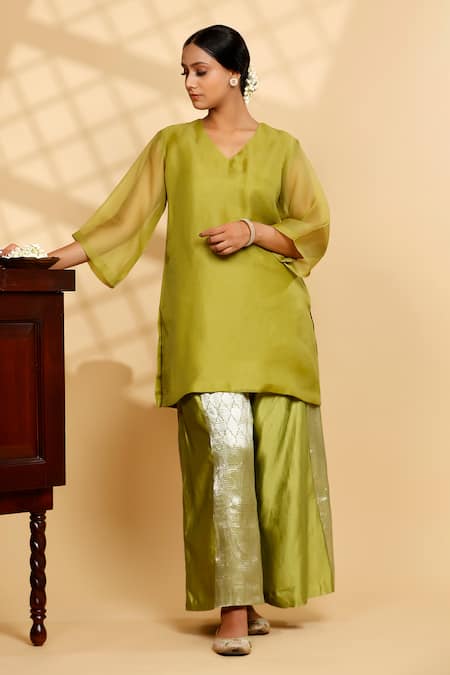 Buy Eeda Green Organza, Round Neck Kurta And Chiniya Pant Online at Aza Fashions Buy_Eeda_Green Organza, Round Neck Kurta And Chiniya Pant _Online_at_Aza_Fashions