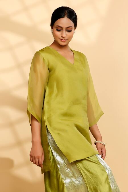 Shop Eeda Green Organza, Round Neck Kurta And Chiniya Pant Online at Aza Fashions Shop_Eeda_Green Organza, Round Neck Kurta And Chiniya Pant _Online_at_Aza_Fashions