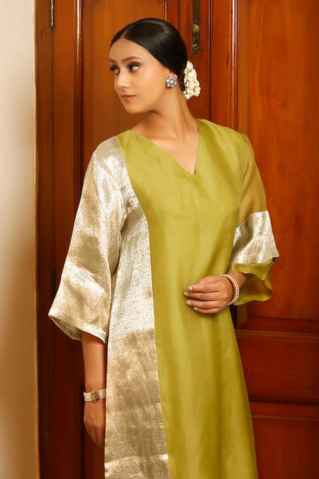 Eeda Green Silk Organza, Shantoon V-neck Kurta And Pant Set at Aza Fashions Eeda_Green Silk Organza, Shantoon V-neck Kurta And Pant Set _at_Aza_Fashions