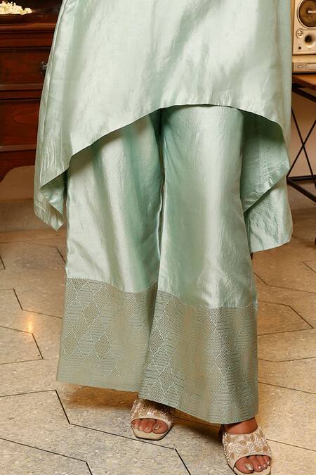 Shop Eeda Blue Silk Keyhole Neck Powder Chiniya Kurta Pant Set Online at Aza Fashions Shop_Eeda_Blue Silk Keyhole Neck Powder Chiniya Kurta Pant Set _Online_at_Aza_Fashions