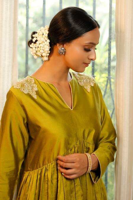 Eeda_Green Shantoon, Silk Embroidery V-neck Chiniya Anarkali Dress _Online_at_Aza_Fashions