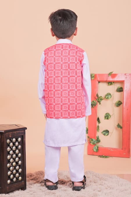 Turqidz By Shweta Aggarwal Red Hand Embroidered Boys Bundi & Kurta Set 