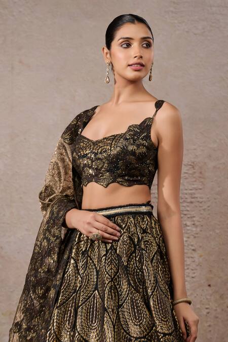 Tarun Tahiliani Black Tulle, Tissue Sequins, Embroidery Scoop Sequin-embroidered Lehenga Set Online at Aza Fashions Tarun Tahiliani_Black Tulle, Tissue Sequins, Embroidery Scoop Sequin-embroidered Lehenga Set _Online_at_Aza_Fashions