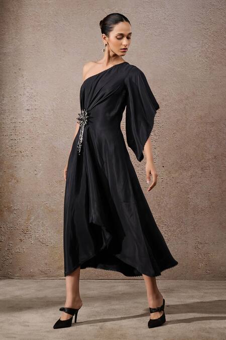 Buy_Tarun Tahiliani_Black Crepe Beads One Shoulder Draped Dress _Online_at_Aza_Fashions