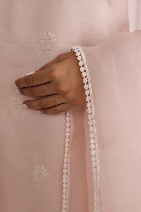 Charu Makkar_Peach Linen, Satin, Organza Embroidery Keyhole Neck Kurta Set_Online_at_Aza_Fashions