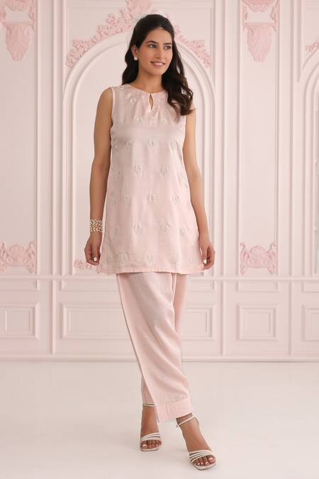 Buy_Charu Makkar_Peach Linen, Satin, Organza Embroidery Keyhole Neck Kurta Set
